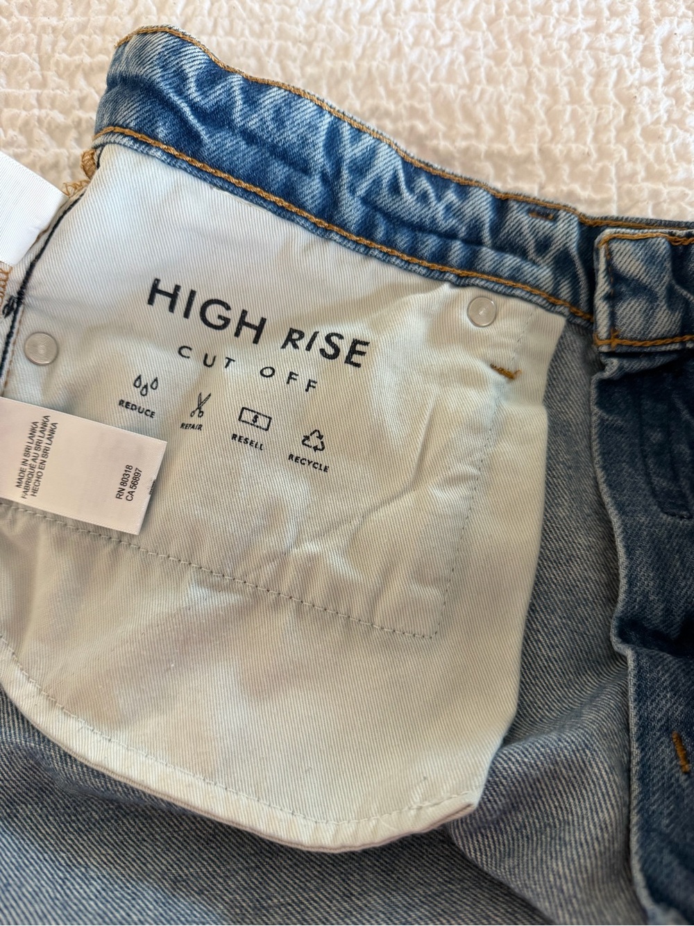 Lucky Brand Light Blue Denim Jean Shorts with 'SO LUCKY' Patch - Picture 4 of 5